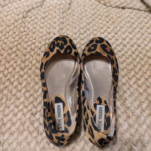 Steve Madden Leopard Print Flats Size 6